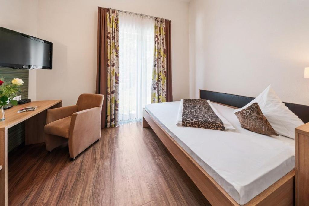 Hotel Donaublick Scheer Екстер'єр фото